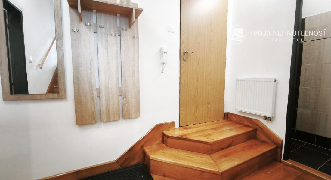 Atypický viacúrovňový mezonet v centre mesta pre 4-6 ľudí, Slovenská ulica, s parkovaním