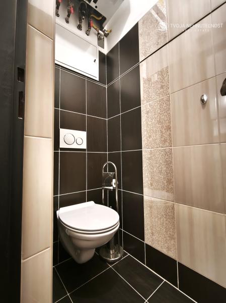 Atypický viacúrovňový mezonet v centre mesta pre 4-6 ľudí, Slovenská ulica, s parkovaním