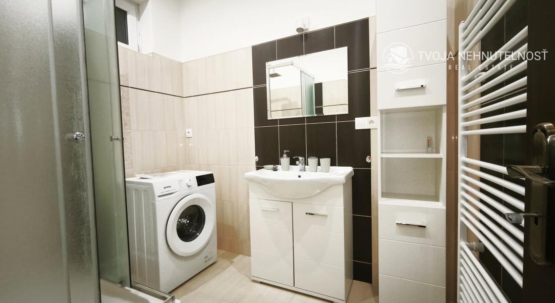 Atypický viacúrovňový mezonet v centre mesta pre 4-6 ľudí, Slovenská ulica, s parkovaním