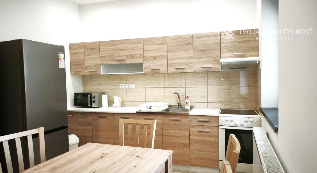 Atypický viacúrovňový mezonet v centre mesta pre 4-6 ľudí, Slovenská ulica, s parkovaním