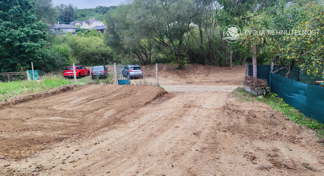 Stavebný pozemok Prešov, Zajačia ulica, vhodný na terasovú výstavbu, s nádherným výhľadom