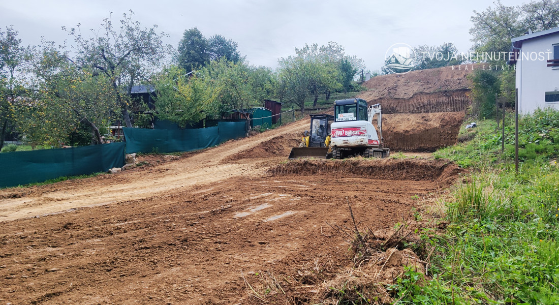 Stavebný pozemok Prešov, Zajačia ulica, vhodný na terasovú výstavbu, s nádherným výhľadom
