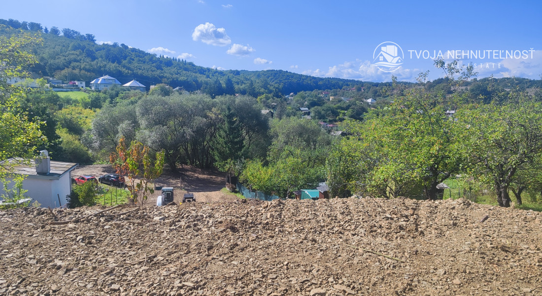 Stavebný pozemok Prešov, Zajačia ulica, vhodný na terasovú výstavbu, s nádherným výhľadom