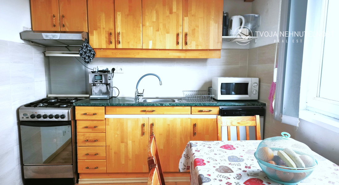 Priestranný 2,5 - izbový byt s potenciálom a krásnym výhľadom na Solivar