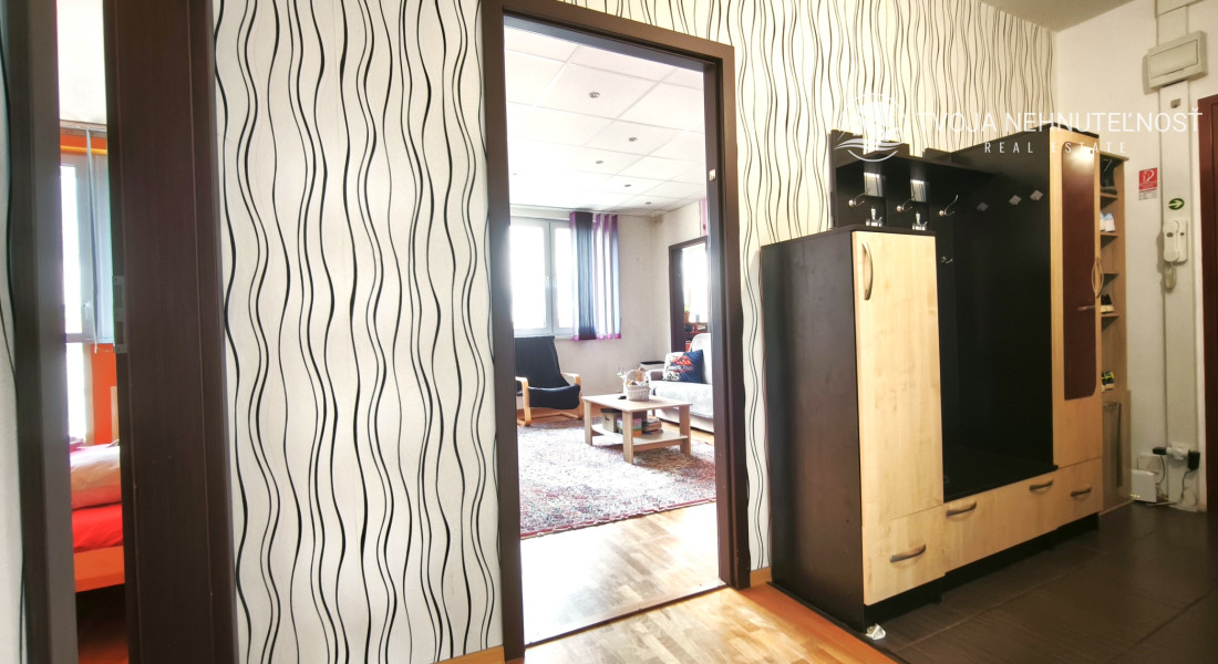 Priestranný 2,5 - izbový byt s potenciálom a krásnym výhľadom na Solivar