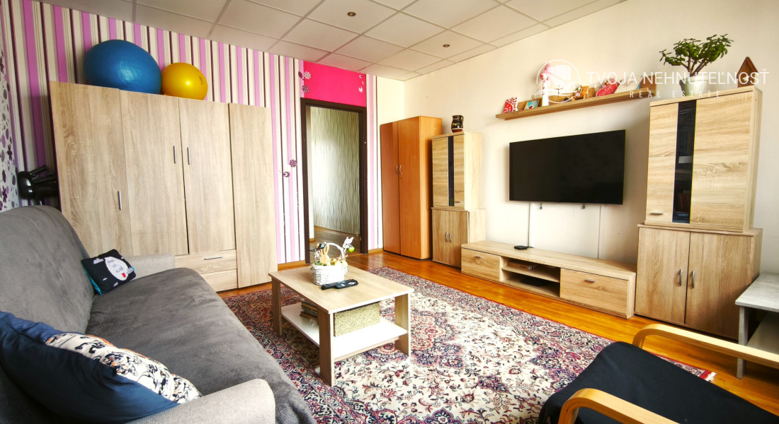 Priestranný 2,5 - izbový byt s potenciálom a krásnym výhľadom na Solivar