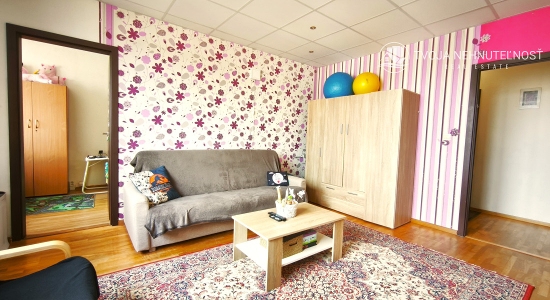 Priestranný 2,5 - izbový byt s potenciálom a krásnym výhľadom na Solivar