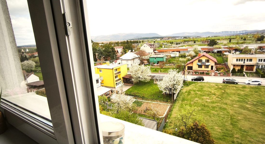 Priestranný 2,5 - izbový byt s potenciálom a krásnym výhľadom na Solivar