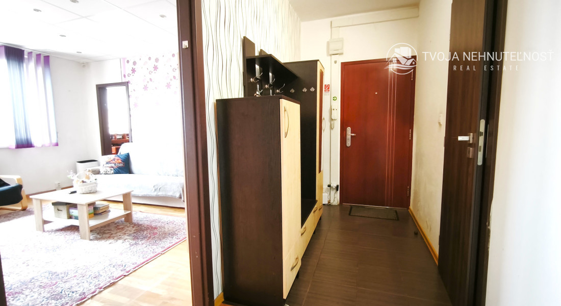 Priestranný 2,5 - izbový byt s potenciálom a krásnym výhľadom na Solivar