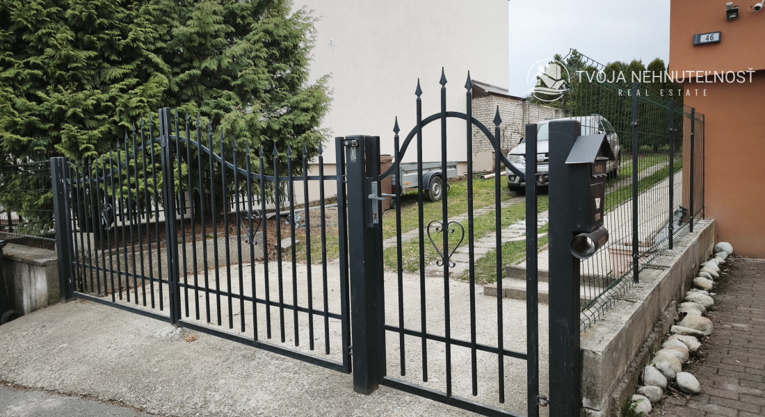 Dvojgeneračný dom Rúrky po rekonštrukcii, s krásnou záhradou, pri zastávke MHD, možnosť 2 samostatných bytov