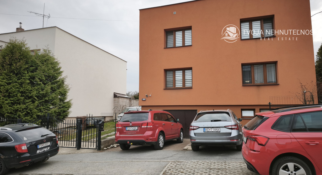 Dvojgeneračný dom Rúrky po rekonštrukcii, s krásnou záhradou, pri zastávke MHD, možnosť 2 samostatných bytov