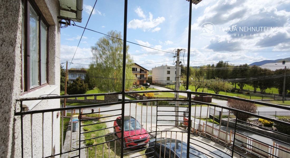 Dvojgeneračný 6 izbový dom s možnosťou rozdelenia na dva samostatné byty, 13 km od PO, v obci Lada