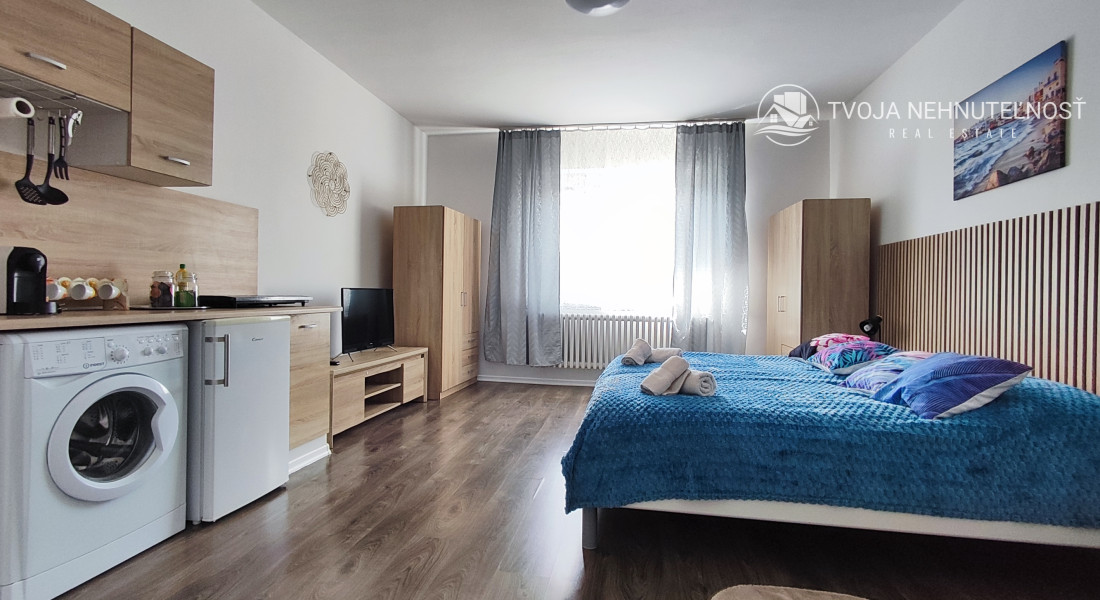 Voľný od 1.7.2026...1 izbový byt s kuchynským kútom, plne zariadený