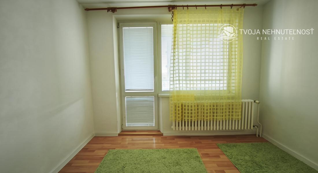Kúpou voľný 3 izbový byt Sekčov Martina Benku, 59 m2, zariadený, s balkónom