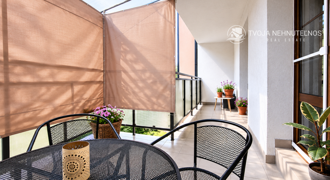 Komfortný veľký 2 izbový byt s garážou, loggia 16 m2, krb, Veselá ulica Prešov
