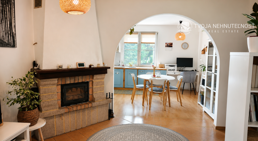 Komfortný veľký 2 izbový byt s garážou, loggia 16 m2, krb, Veselá ulica Prešov