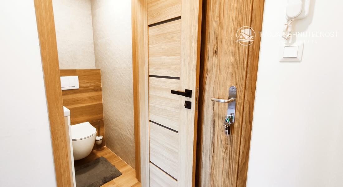 Na prenájom supermoderný 2 izbový byt s dvomi loggiami v centre mesta pri OC NOVUM, Kúpeľná