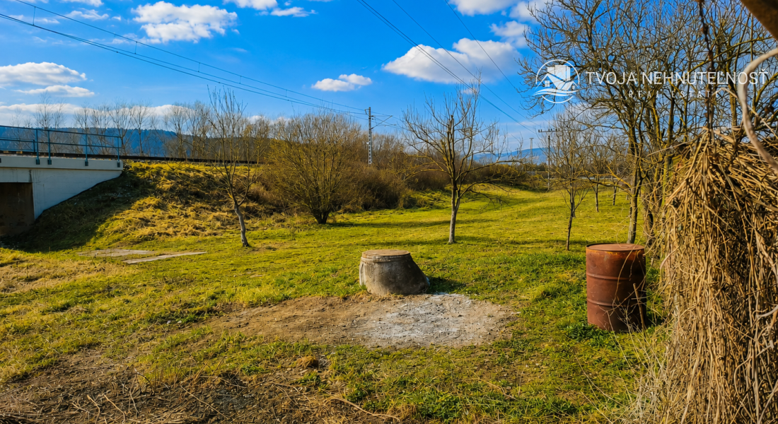 Na predaj stavebný pozemok Šarišské Michaľany, 570 m2, IS v krátkej vzdialenosti