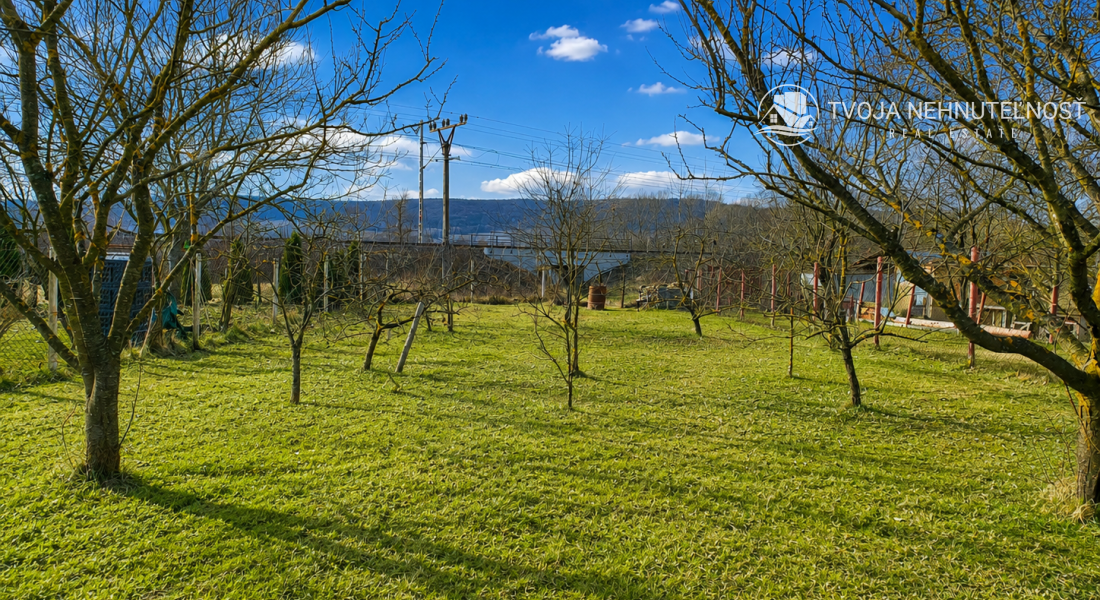 Na predaj stavebný pozemok Šarišské Michaľany, 570 m2, IS v krátkej vzdialenosti