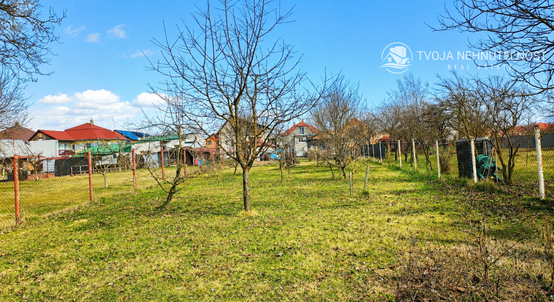 Na predaj stavebný pozemok Šarišské Michaľany, 570 m2, IS v krátkej vzdialenosti