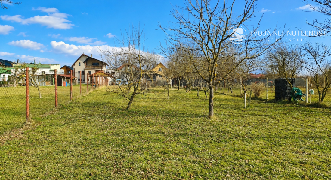 Na predaj stavebný pozemok Šarišské Michaľany, 570 m2, IS v krátkej vzdialenosti