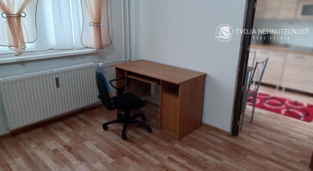 Voľný od 1.11.2026...Na prenájom veľký 2 izbový byt 65 m2 - Magurská Prešov, čiastočne zariadený