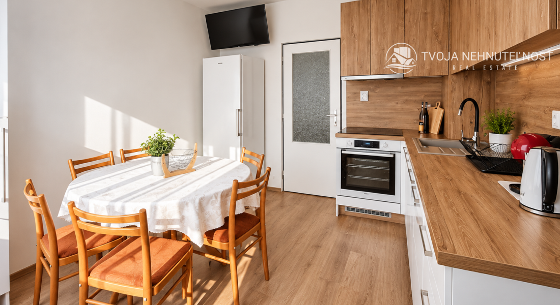 UBYTOVANIE PRE FIRMY A PRACOVNÉ TÍMY – 5 IZIEB | 10–13 OSÔB | PARKOVANIE | SKLADOVÉ PRIESTORY