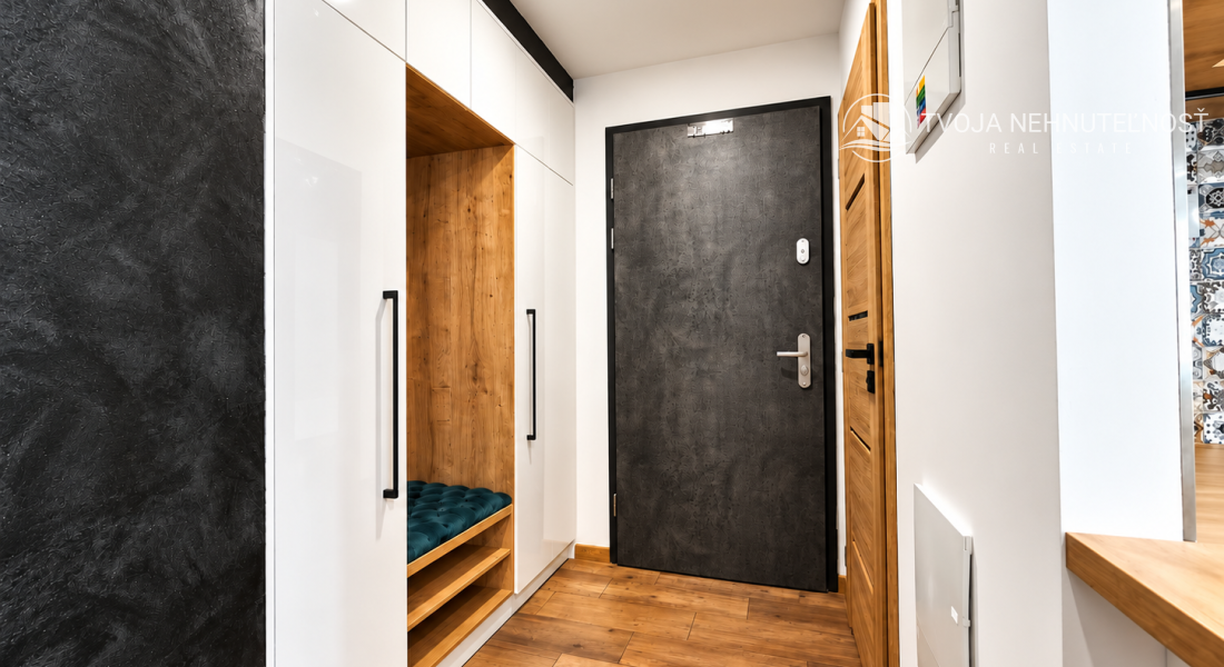 Reprezentatívny 3-izbový byt 90 m² + 12 m² balkón + GARÁŽ | Sídlisko III