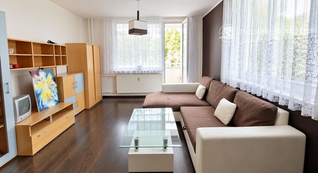 PRENÁJOM | 2-izbový byt so zasklenou loggiou v centre Prešova – 49 m²