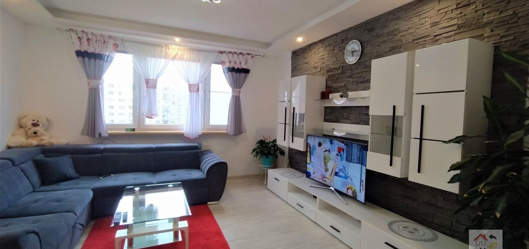 PRENAJATÝ DO 1.8.2025...Krásny 3 izbový byt kompletne zrekonštruovaný a zariadený byt pri OC MAX, Vihorlatská ulica