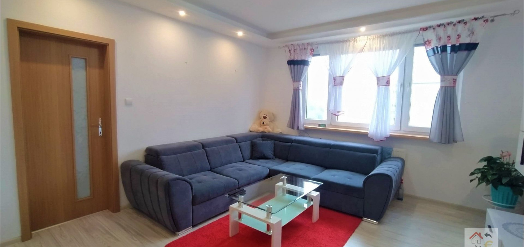 PRENAJATÝ DO 1.8.2025...Krásny 3 izbový byt kompletne zrekonštruovaný a zariadený byt pri OC MAX, Vihorlatská ulica