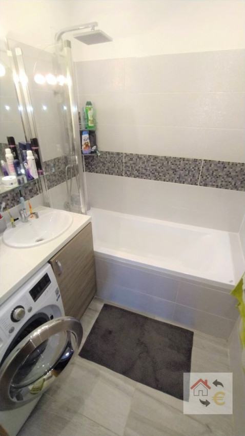 PRENAJATÝ DO 1.8.2025...Krásny 3 izbový byt kompletne zrekonštruovaný a zariadený byt pri OC MAX, Vihorlatská ulica