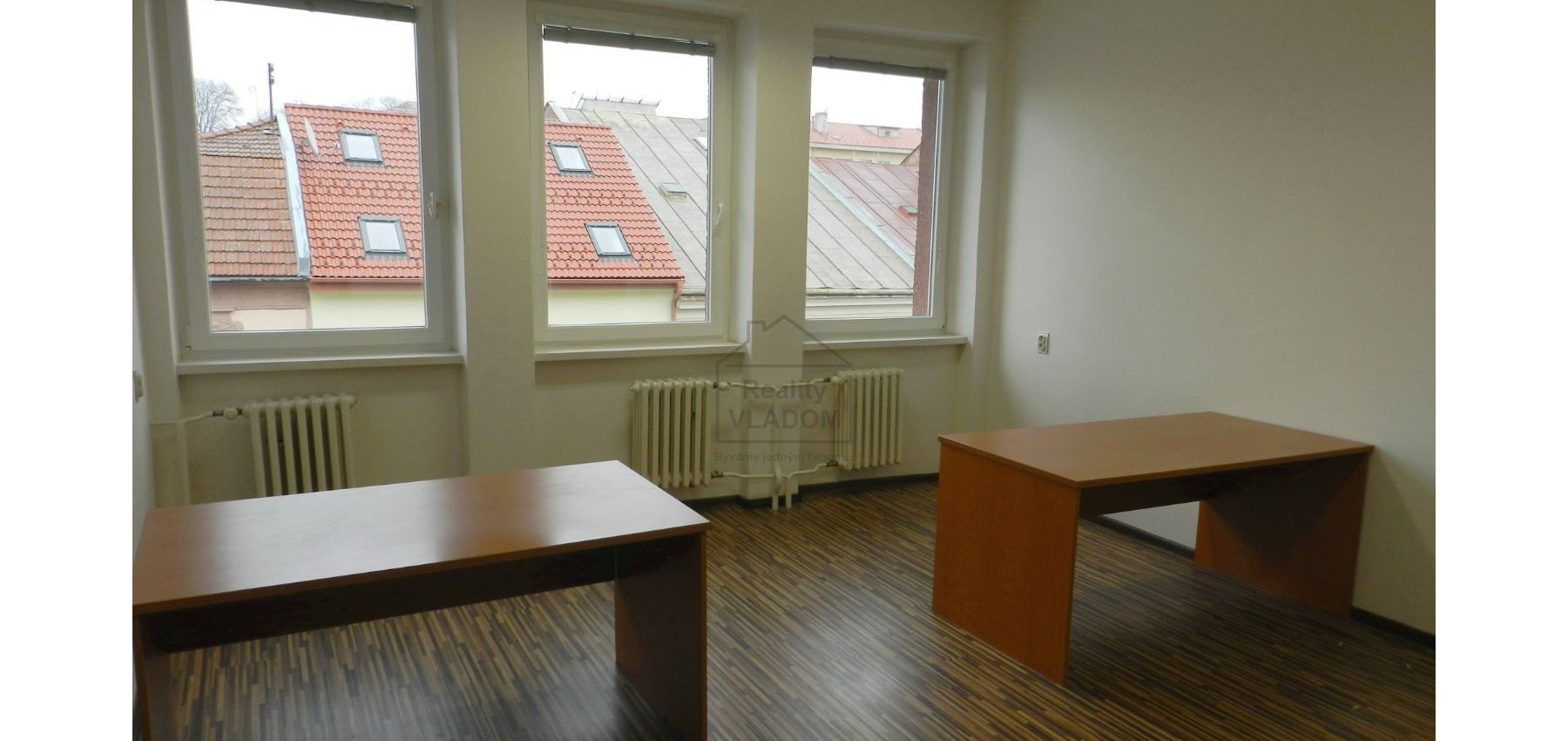 2 zariadené kancelárie, plocha 41 m2, v centre mesta.