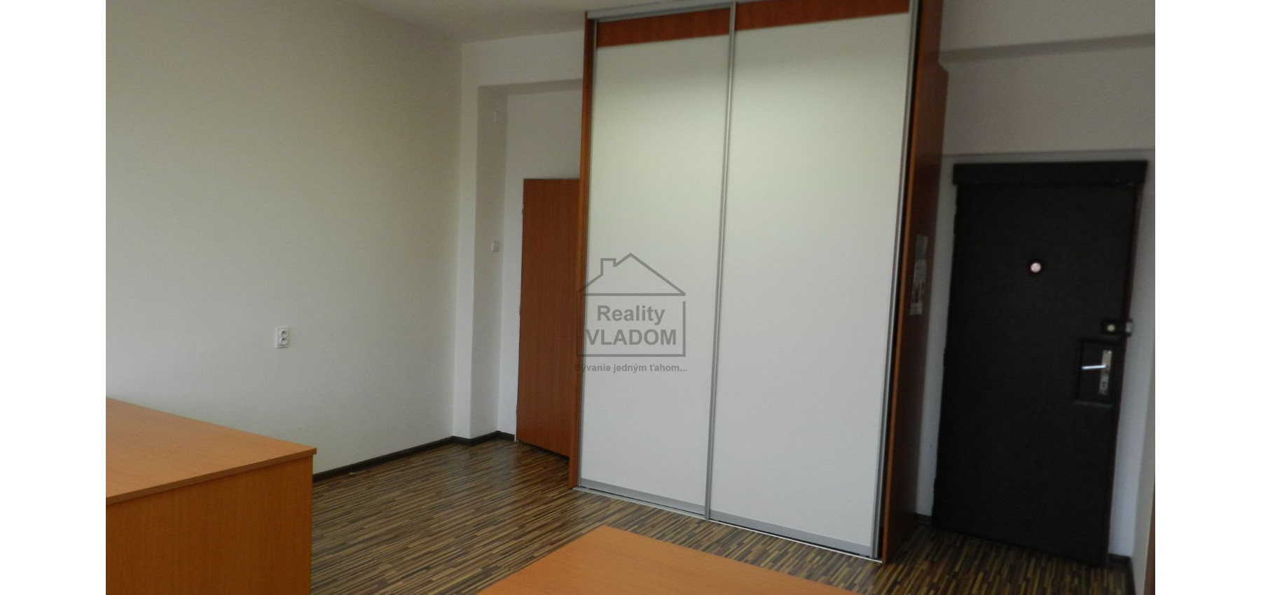 2 zariadené kancelárie, plocha 41 m2, v centre mesta.