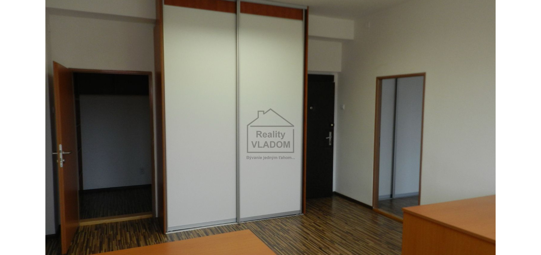 2 zariadené kancelárie, plocha 41 m2, v centre mesta.