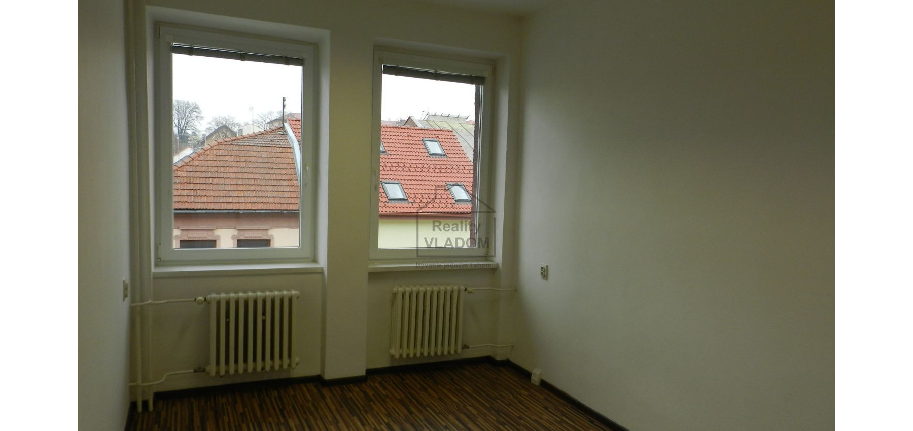 2 zariadené kancelárie, plocha 41 m2, v centre mesta.