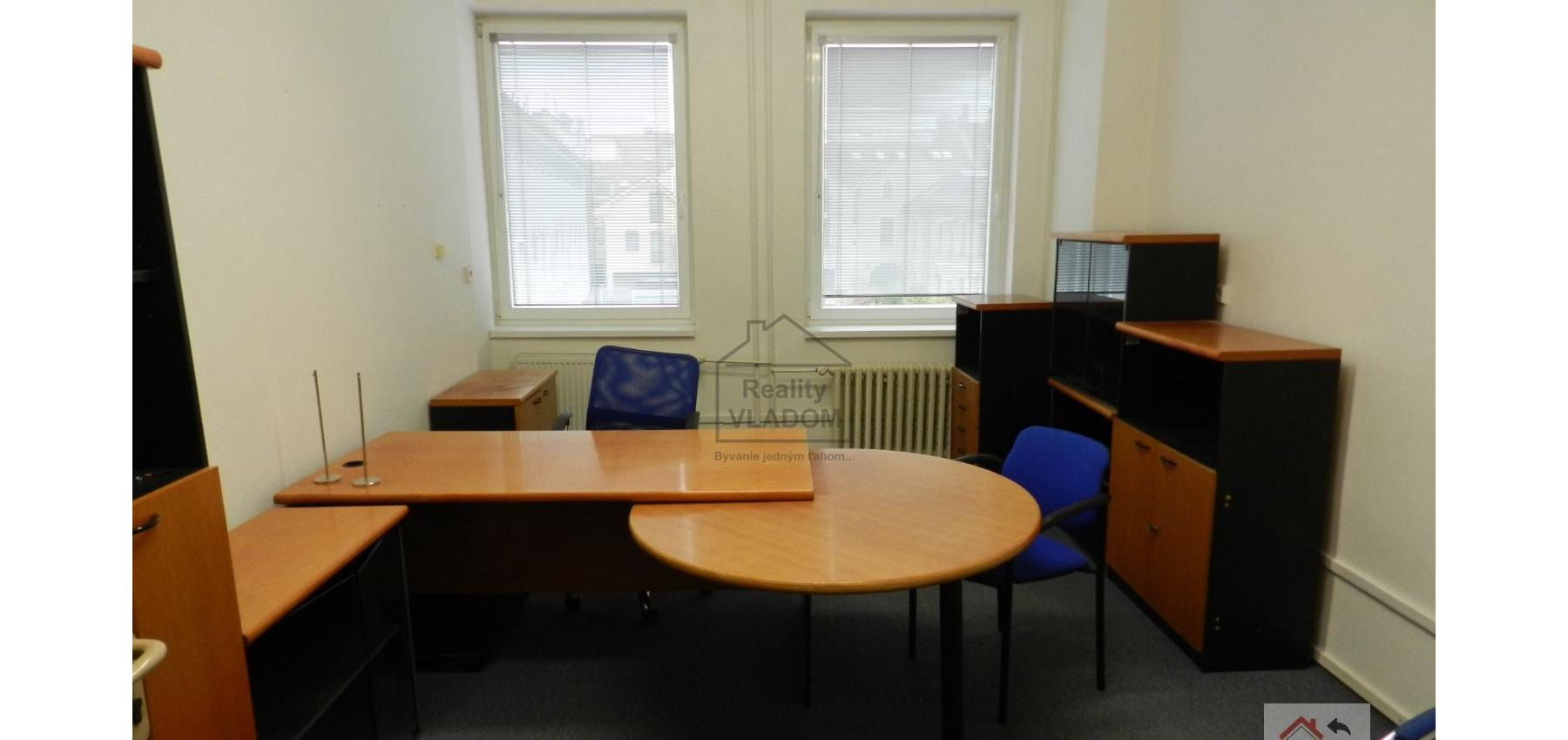 Administratívne priestory s klimatizáciou, plocha 73 m2.