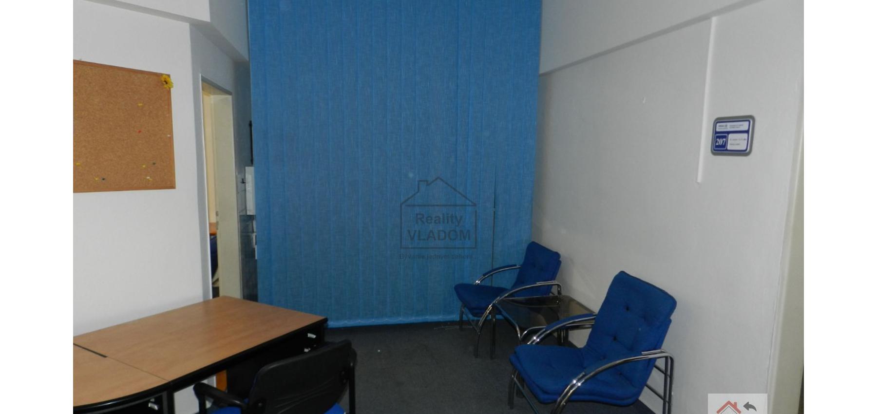 Administratívne priestory s klimatizáciou, plocha 73 m2.