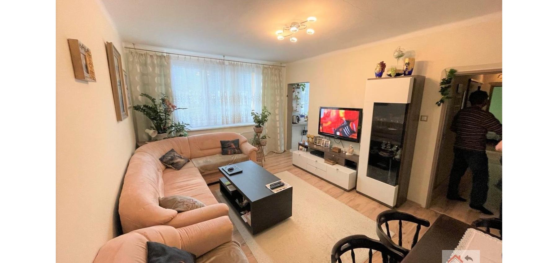 Prenajatý do 30.06.2026...2 izbový s loggiou byt Marka Čulena, kompletná rekonštrukcia, zariadený