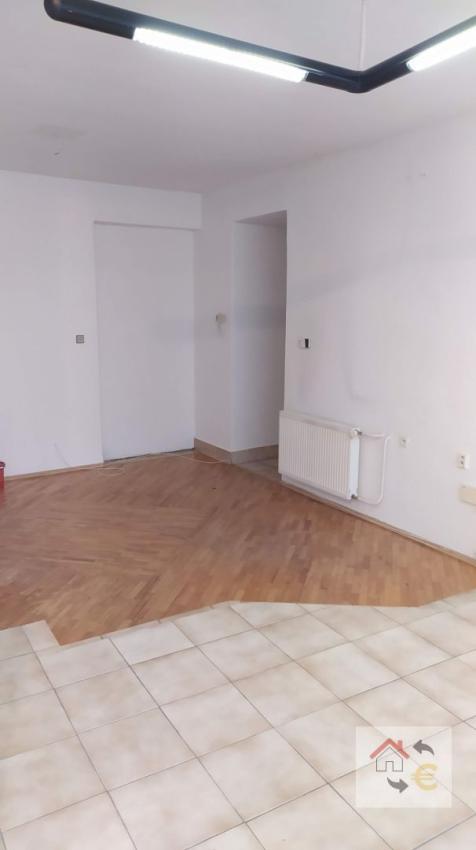 Prenájom obchodných priestorov 42 m2 Šafárikova ulica