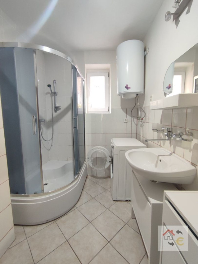 Prenajatý do 30.06.2026..... Na prenájom 2 izbový byt v blízkosti OC NOVUM