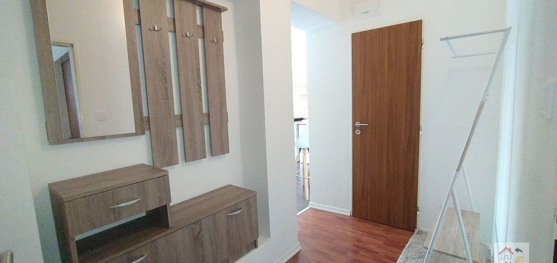 Prenajatá do 1.9.2024....garsónka s loggiou 24 m2 komplet rekonštrukcia, plne zariadená