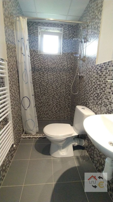 Prenajatá do 1.9.2024....garsónka s loggiou 24 m2 komplet rekonštrukcia, plne zariadená