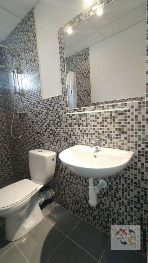 Prenajatá do 1.9.2024....garsónka s loggiou 24 m2 komplet rekonštrukcia, plne zariadená