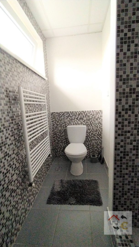 Prenajatý do 1.8.2024...Prenajatý do 1.9.2024...1 izbový byt s kuchynským kútom, komplet rekonštrukcia, plne zariadený