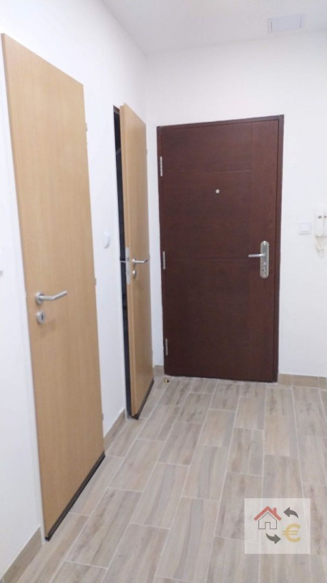 Prenajatý do 31.12.2025...2 izbový byt Levočská, Prešov, rekonštrukcia, čiastočne zariadený