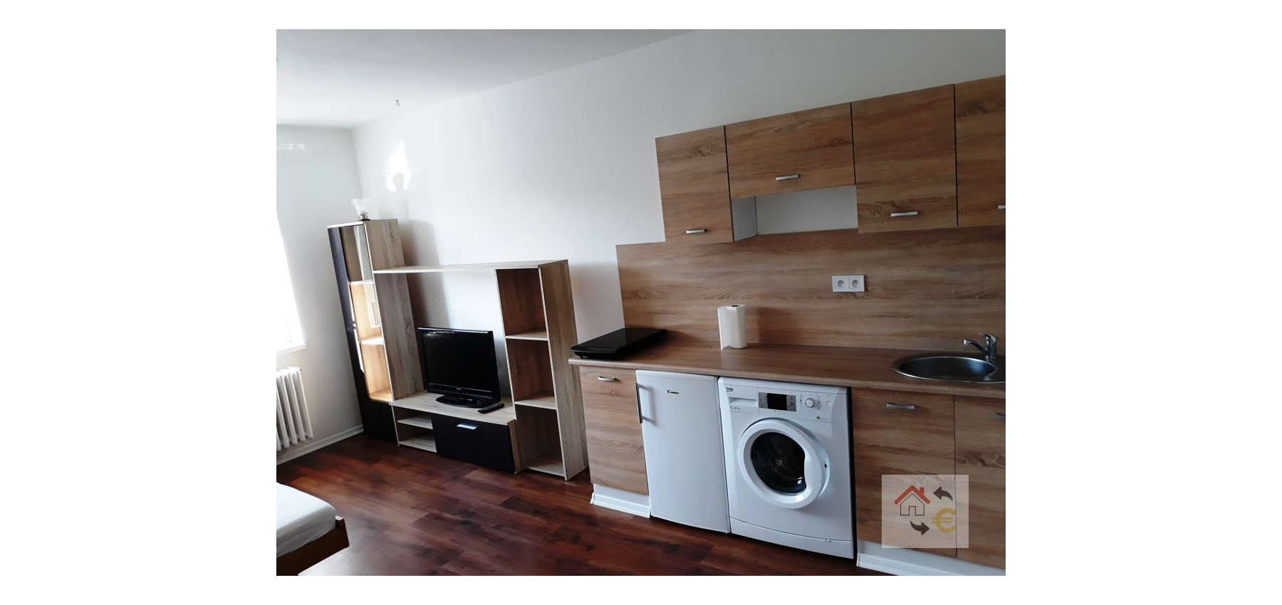 Prenajatý do 1.9.2024...Prenájom 1 izbový byt s kuchynským kútom, komplet rekonštrukcia, plne zariadený