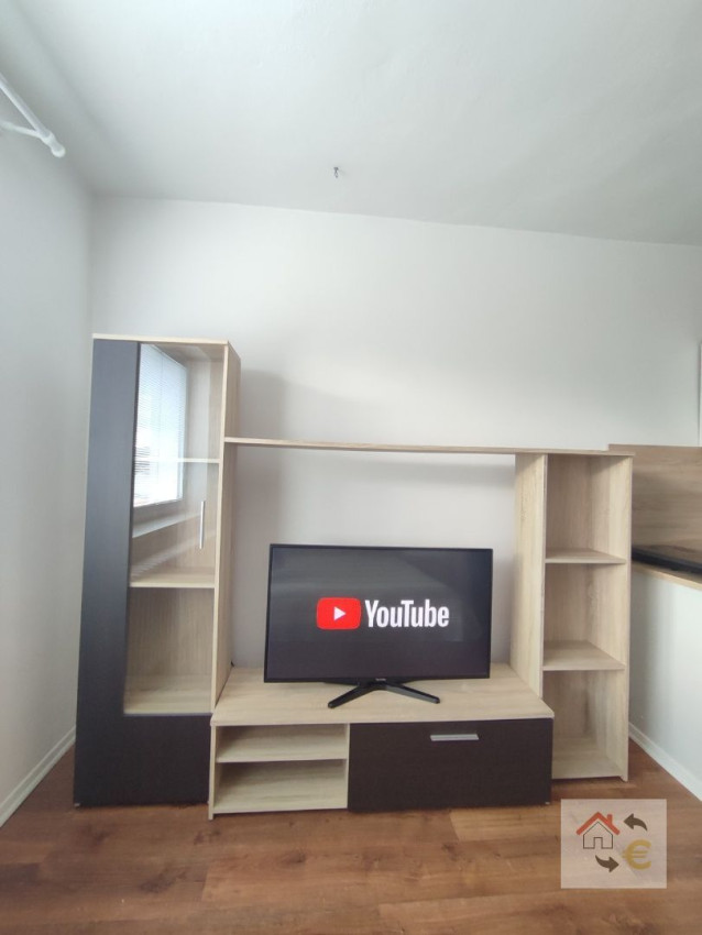 Prenajatý do 1.9.2024...Prenájom 1 izbový byt s kuchynským kútom, komplet rekonštrukcia, plne zariadený