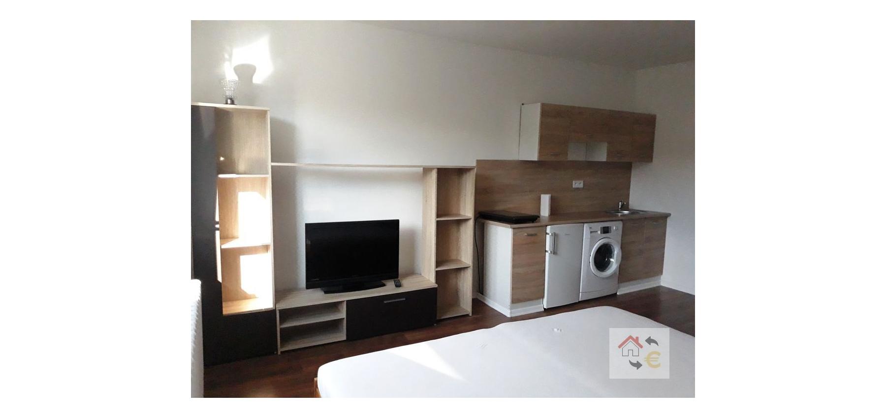 Prenajatý do 1.9.2024...Prenájom 1 izbový byt s kuchynským kútom, komplet rekonštrukcia, plne zariadený