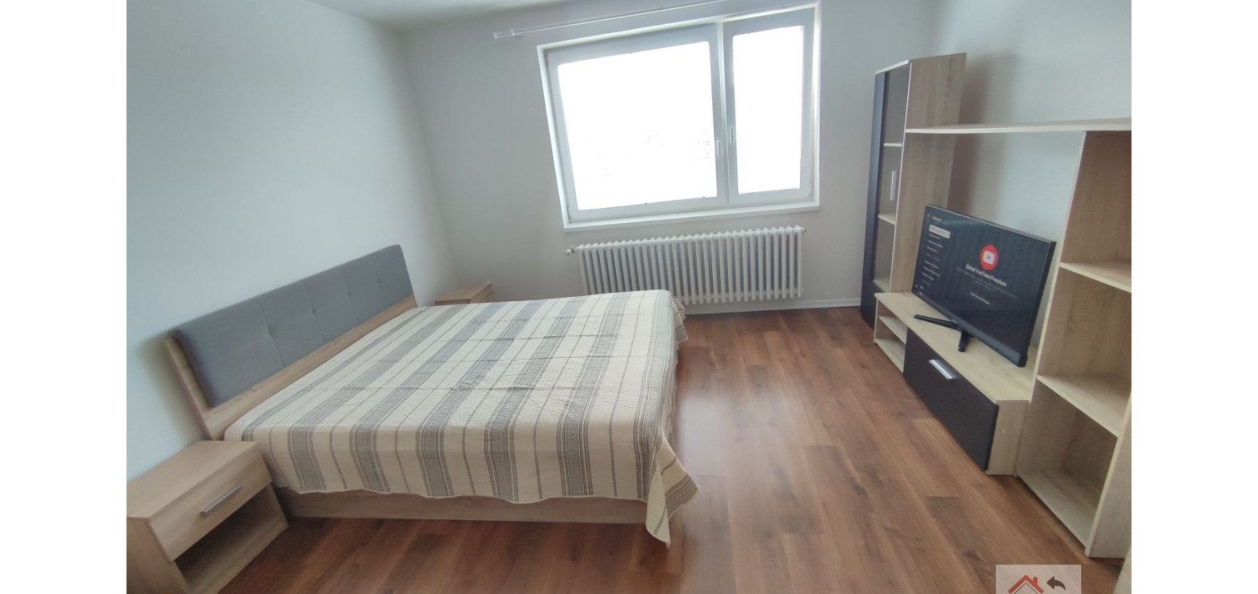 Prenajatý do 1.9.2024...Prenájom 1 izbový byt s kuchynským kútom, komplet rekonštrukcia, plne zariadený